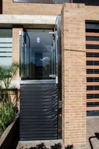 ascensor-media-cabina-discapacitados-castillo-reservado-13