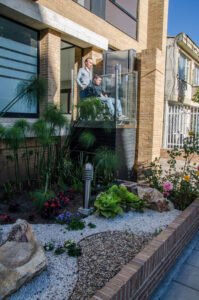 ascensor-media-cabina-discapacitados-castillo-reservado-23