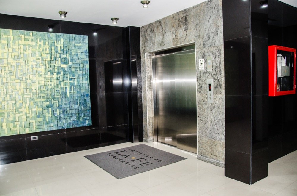 ascensor alta gama acceso doble capillas de la fe