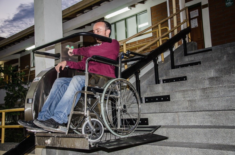plataforma salvaescaleras en Medellín