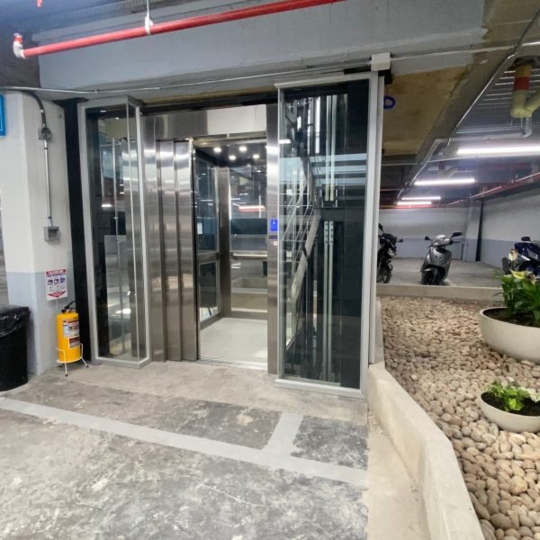 ascensor-pasajero-puerta-automática-2