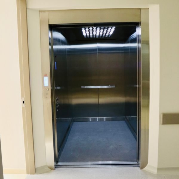 ascensor-pasajero-puerta-automática-7