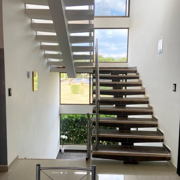 ascensor-pasajero-puerta-batiente-7