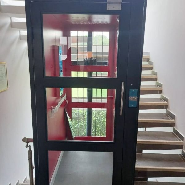 ascensor-pasajero-puerta-batiente-8